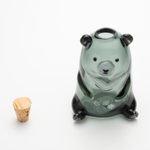 画像6: 涌井梓「ガラス瓶：ツキノワグマ」