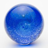 宇宙を表したガラスの球形置物 約5cm 宇宙 ガラス